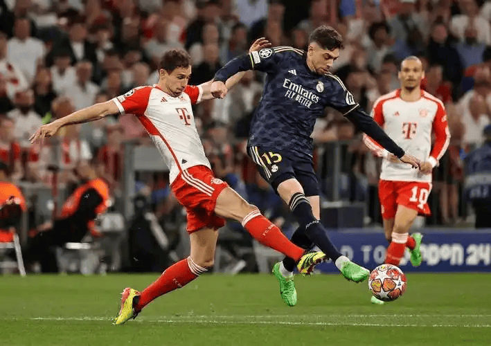 欧冠巅峰对决:拜仁火力全开,圣吉联合难逃溃败