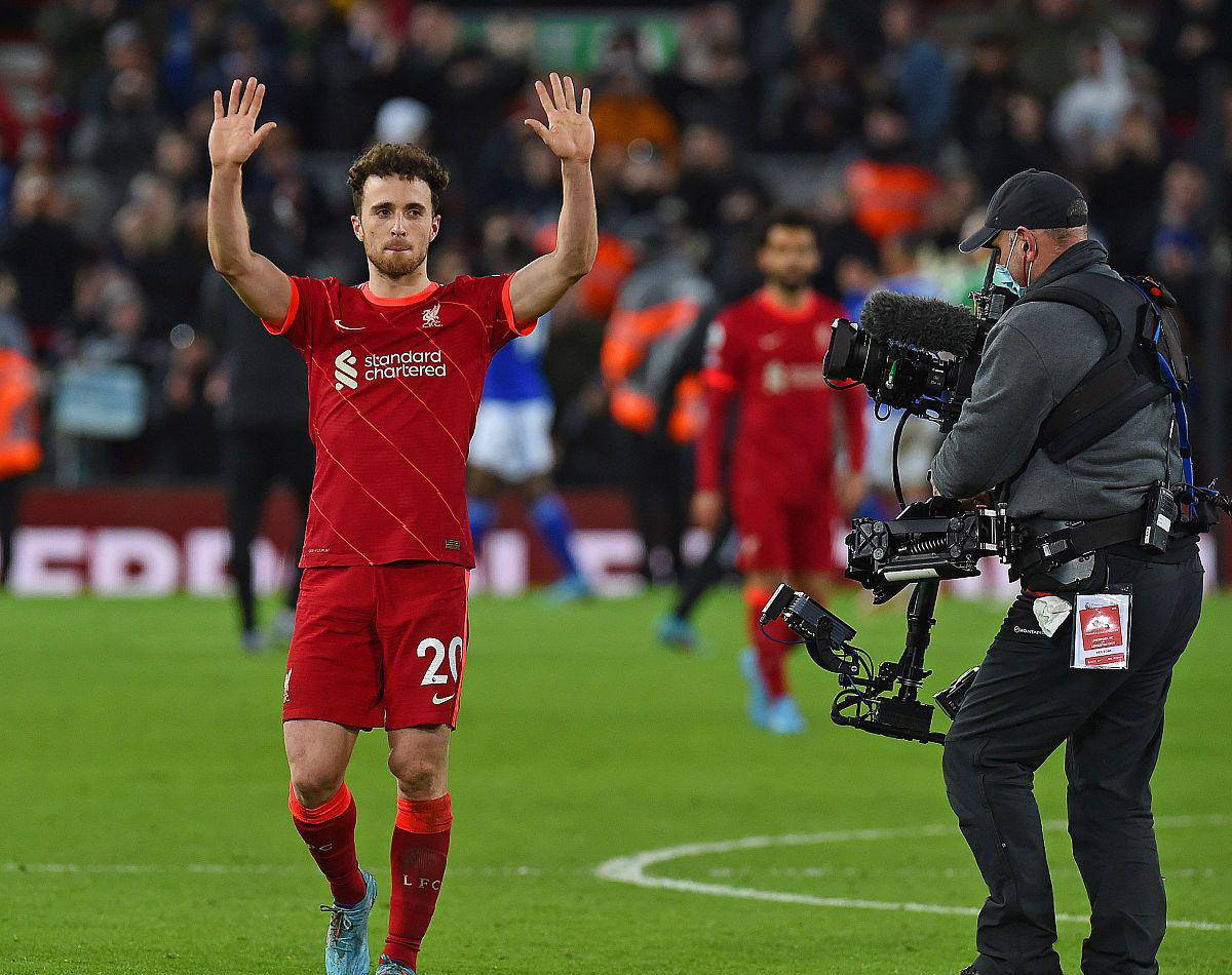 利物浦欧冠强势反弹,纽卡斯尔联客场表现逐步回暖